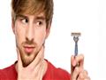 منها استخدام الـAftershave.. 8 أخطاء شائعة يرتكبها الرجال أثناء الحلاقة (6)                                                                                                                             