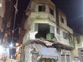 صورة توضح بسقوط احد اجزاء العقار بمدينة دسوق                                                                                                                                                            