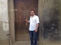محرر مصراوي على باب منزل وجيه الذي تم بيعه بعد انقطاع الاتصال به وتبليغ وفاته                                                                                                                           