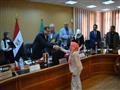 وزير القوى العاملة يسلم 41 عقدا ضمن مبادرة مصر بكم