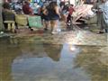 مياه الصرف الصحي تغرق شارع السوق السياحي في الأقصر  (7)