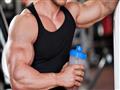   ما فوائد وأضرار بروتين مصل اللبن في بناء العضلات
