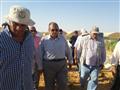 وزير الزراعة يتفقد محطة بحثية إرشادية بمشروع غرب المنيا (7)                                                                                                                                             