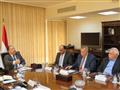 وزير المالية خلال اجتماعه مع فريد خميس وأعضاء اتحا