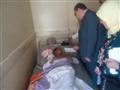 المحافظ يقدم عيدية لمريض بمستشفى الفيوم العام                                                                                                                                                           