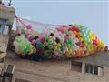 آلاف البالونات أسقطت ن أعلى أحد المباني                                                                                                                                                                 