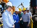 وزير البترول يتابع مع العاملين موقف تشغيل محطة معالجة ظهر