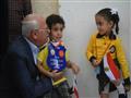 محافظ بورسعيد يداعب أطفال رياض الأطفال                                                                                                                                                                  