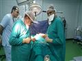 الفريق الطبي بعد إجراء الجراحة (2)