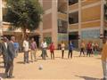 وكيل وزارة تعليم المنيا يلعب كرة القدم مع التلاميذ                                                                                                                                                      