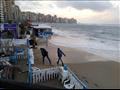 الأمواج تجتاح شواطئ الإسكندرية (9)