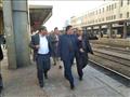 رئيس السكة الحديد يتفقد محطة مصر (2)