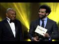 محمد صلاح يتسلم جائزة أفضل لاعب في أفريقيا