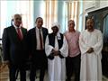 رئيس فرقة البعيو السودانية مع رئيس جامعة أسوان