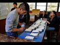 عملية فرز أصوات في مركز اقتراع في لاباز في 20 تشري