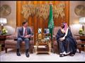 ولي العهد السعودي يجتمع مع وزير الدفاع الأمريكي