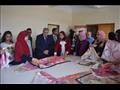 محافظ المنيا يتفقد تدريب 100 سيدة على الحرف اليدوية