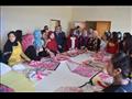 محافظ المنيا يتفقد تدريب 100 سيدة على الحرف اليدوية