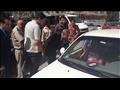 رئيس جنايات كفر الشيخ يسأل أحد السائقين أثناء المعاينة