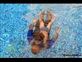 أثناء تعليم الأطفال السباحة وكيفية إنقاذ الآخرين من الغرق (6)