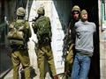 قوات إسرائيلية تعتقل 8 فلسطينيين في الضفة الغربية
