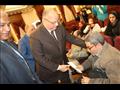 محافظ القاهرة يسلم اجهزة تعويضية وكراسي لذوي الاحتياجات الخاصة