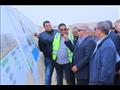 وزير النقل يتفقد أعمال المرحلة الأولى من طريق القاهرة أسوان