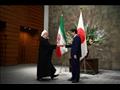 رئيس الوزراء الياباني شينزو آبي والرئيس الإيراني ح