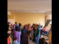 منظمة خريجي الأزهر توزع ألف قطعة ملابس على أسر حي الأسمرات