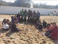 مشاركة طلاب إحدى المدارس في إطلاق السلاحف بالإسكندرية