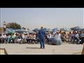 زاهي حواس يستقبل وفدًا أمريكيًا أمام تمثال أبوالهول (3)