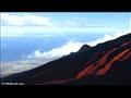 متسلق جبال يغامر بحياته لتصوير بركان نشط في فرنسا (5)