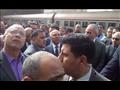 كامل الوزير في أحد قطارات محطة مصر (8)
