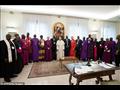  بابا الفاتيكان يقبل أقدام أطراف النزاع في جنوب السودان (1)