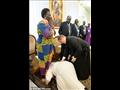  بابا الفاتيكان يقبل أقدام أطراف النزاع في جنوب السودان (3)
