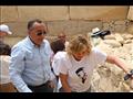 جولة الدكتور خالد العناني وزير الآثار لزيارة مجموعة من المقابر في منطقة سقارة (4)