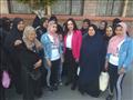نائبة بورسعيد تجول لجان الاستفتاء وتحث السيدات على المشاركة (4)