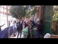 تزايد أعداد الناخبين في إمبابة ومواطنون يحملون الأعلام أمام اللجان  (5)
