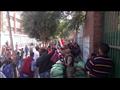 تزايد أعداد الناخبين في إمبابة ومواطنون يحملون الأعلام أمام اللجان  (3)