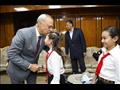 محافظ قنا يكرم أطفال نادى مصر للعلوم (3)