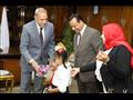 محافظ قنا يكرم أطفال نادى مصر للعلوم (22)