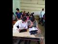 طلاب أولى ثانوي يؤدون امتحان الأحياء3