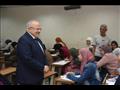  رئيس جامعة القاهرة يتفقد الامتحانات (14)