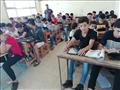 طلاب أولى ثانوي يؤدون الامتحان في مادة التاريخ (1)