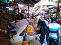 انتعاش أسواق الياميش بالإسكندرية قبل ساعات من شهر رمضان (7)