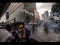 الشرطة في هونج كونج تستخدم الغاز المسيل للدموع ضد 