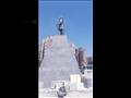 رش تمثال الخديوي إسماعيل بالدوكو في الإسكندرية (3)