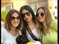 دنيا سمير غانم بصحبة شقيقتها وصديقاتها وأسرة محمود عبد العزيز (6)