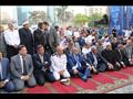 محافظ الجيزة يؤدي صلاة عيد الفطر بساحة مسجد مصطفى محمود بالمهندسين  (2)