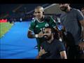 لاعب مصري سابق جاء لتشجيع الجزائر (1)